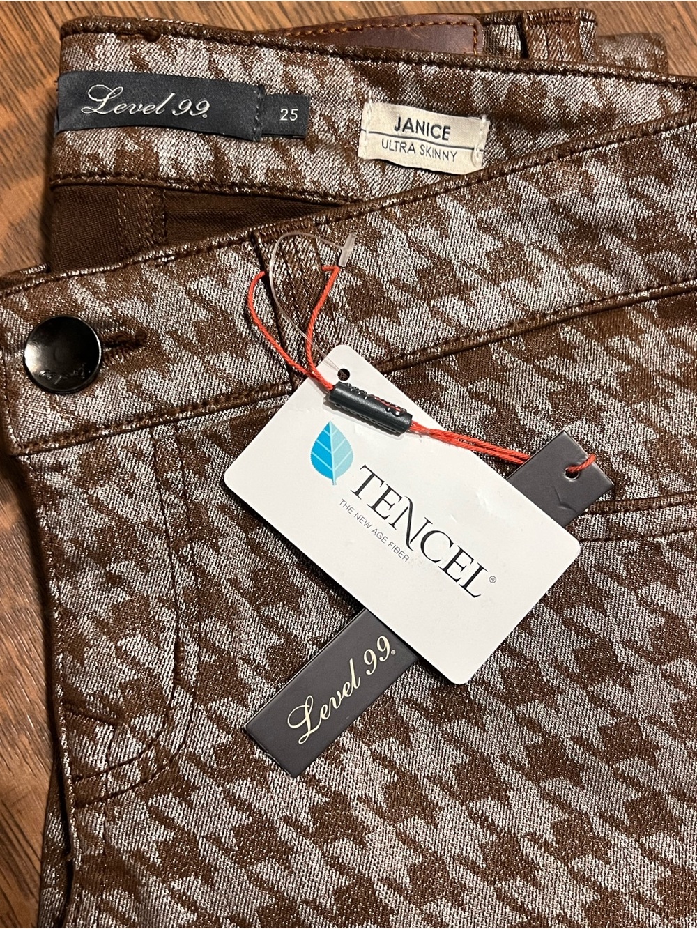 *NWT* Level 99 Janice Ultra Skinny Tencel Coated Houndstooth Jeans Brown Size 25 - Picture 3 of 6